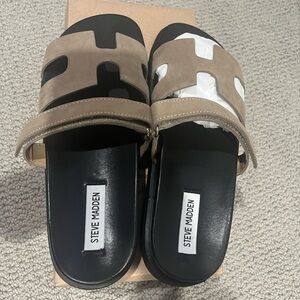 Steve Madden Mayven sandals in Tan Nubuck.  Size 9.5.  New in box.  Never worn